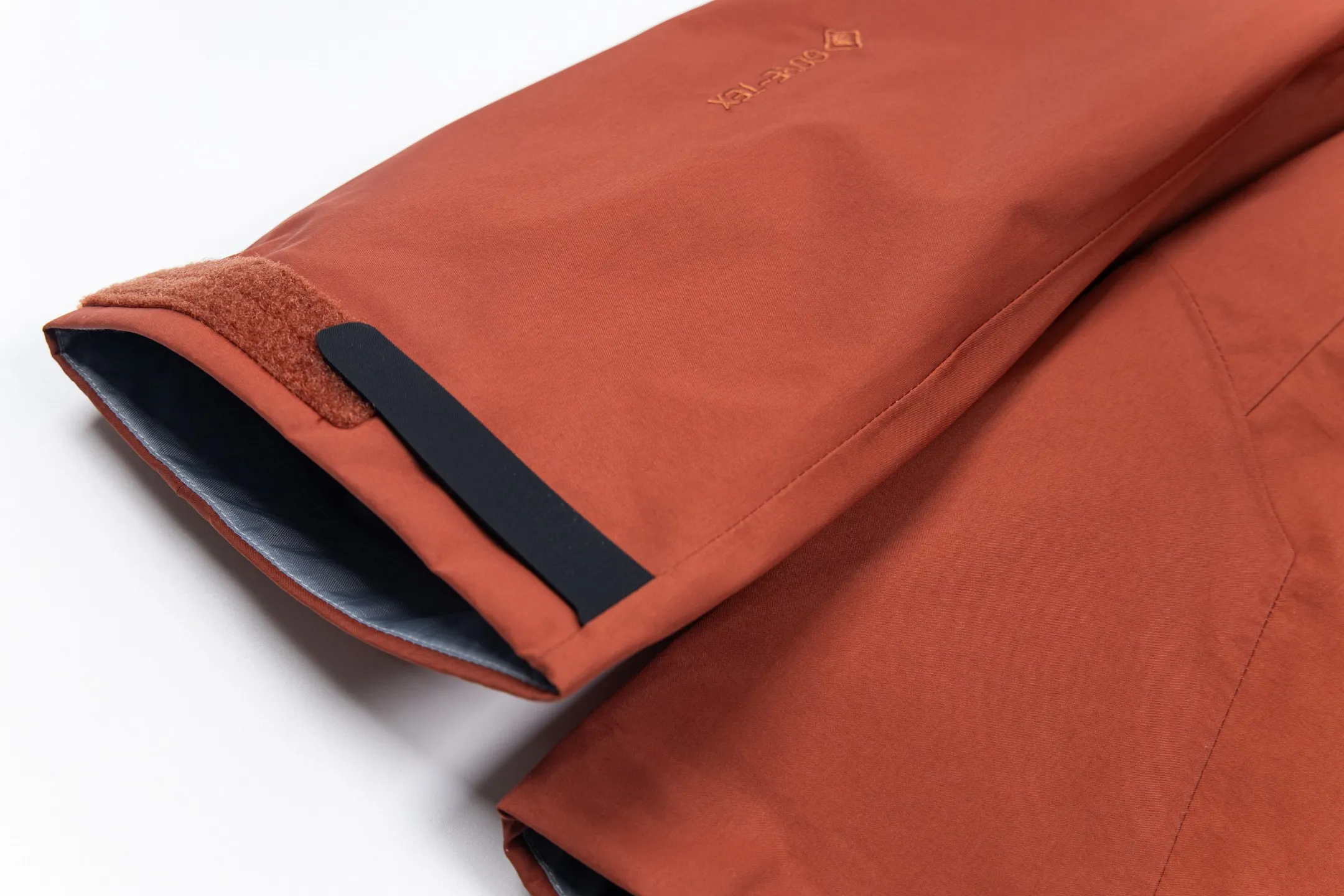 【 】 ARCTERYX Beta SLSeries SL GORE-TEX Breathable Breathable Series Versatile ， bluesign@ N '3LGORE-TEX ， ， Wear-Resistant， 、 Breathable， ! ARC TERYX ， 3D Tri-Durance ， P ， YKK ， ， ， 。 Size：S-XXL ：Black